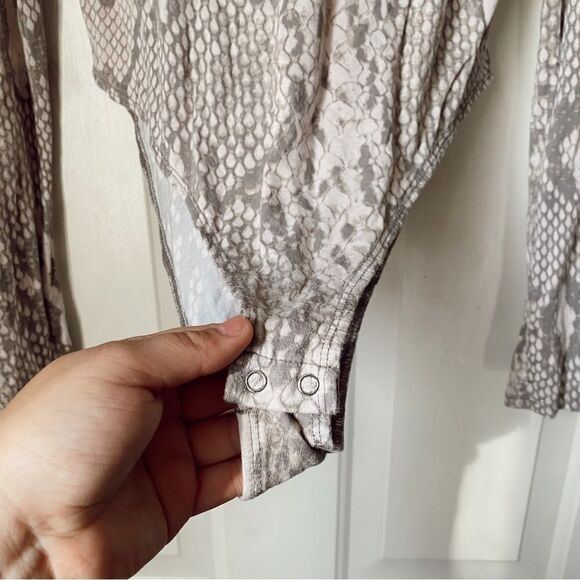 Forever 21 Plus Size Snake Print Bodysuit Savage - Picture 6 of 13